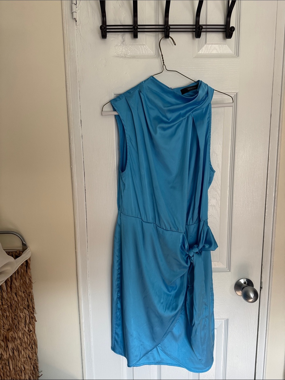 Sleek Sleeveless Midi Dress in Bright Blue with Side Tie